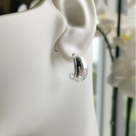 Sterling silver Crescent Hoop Earrings Hoops 🆕 - Picture 3 of 8